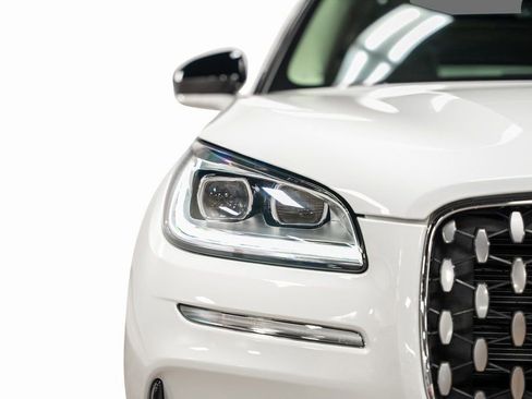 Used 2025 Lincoln Corsair Grand Touring w/ Towing Package image 8