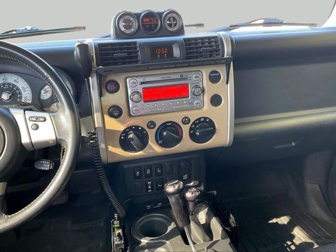 Used 2011 Toyota FJ Cruiser 4WD w/ Upgrade Pkg image 6