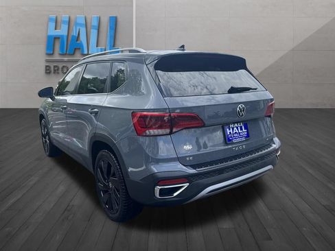Used 2024 Volkswagen Taos SE AWD/4WD image 3