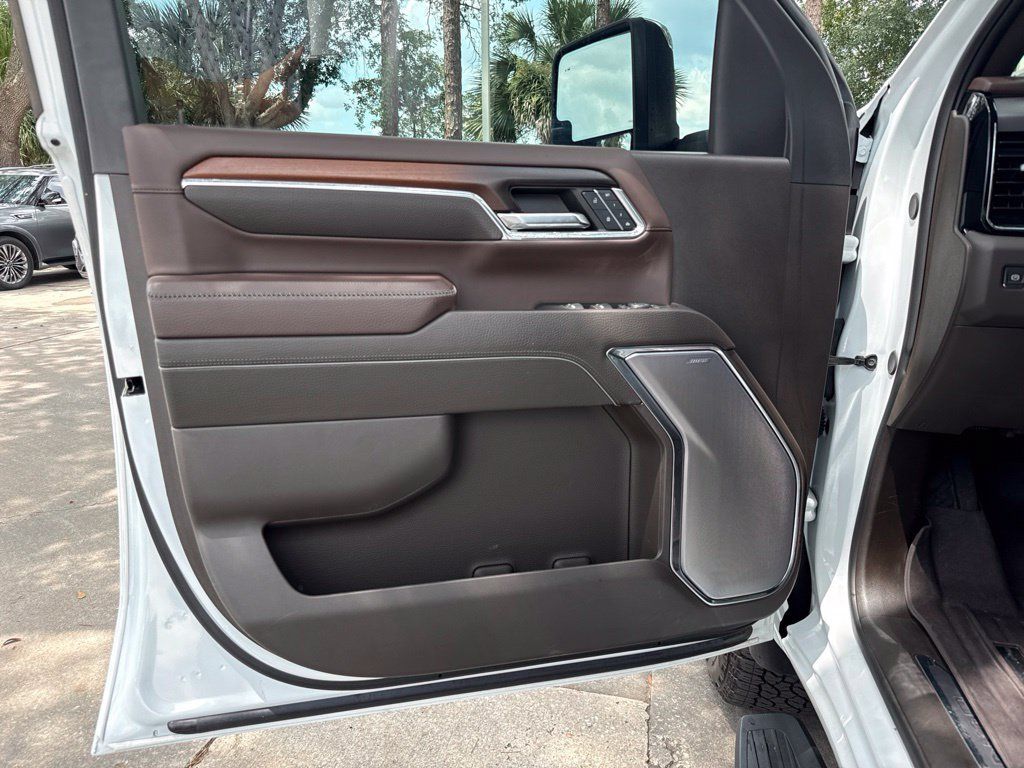 Used 2024 GMC Sierra 2500 Denali AWD/4WD image 21