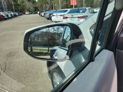 Certified 2023 Toyota Sienna XLE image 13