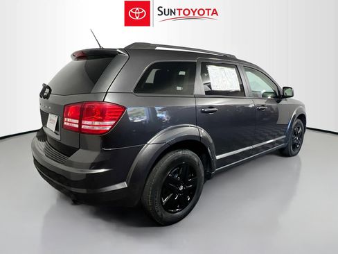 Used 2018 Dodge Journey SE image 4