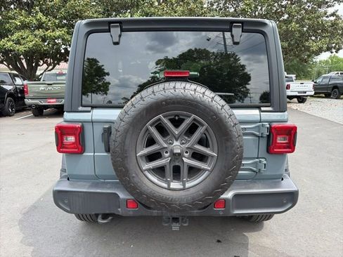 Used 2024 Jeep Wrangler Sport S image 6