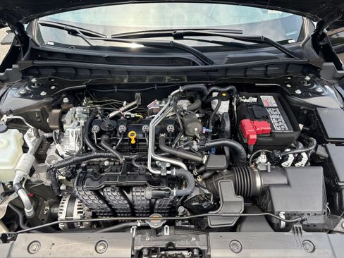 Used 2025 Nissan Altima 2.5 SV FWD image 32