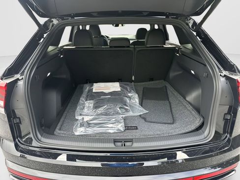 New 2026 Volkswagen Atlas Cross Sport SEL Premium R-Line AWD/4WD image 24