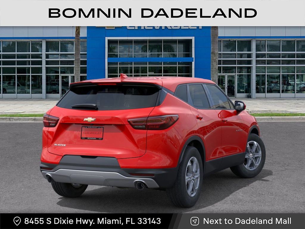 New 2025 Chevrolet Blazer LT FWD image 5