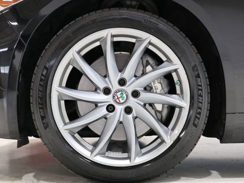 Used 2020 Alfa Romeo Giulia AWD w/ Cold Weather Package image 9