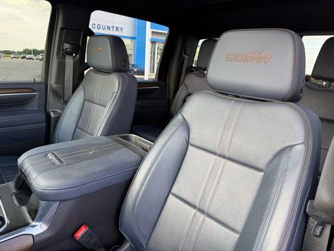 Used 2025 Chevrolet Silverado 3500 High Country w/ High Country Premium Package AWD/4WD image 17