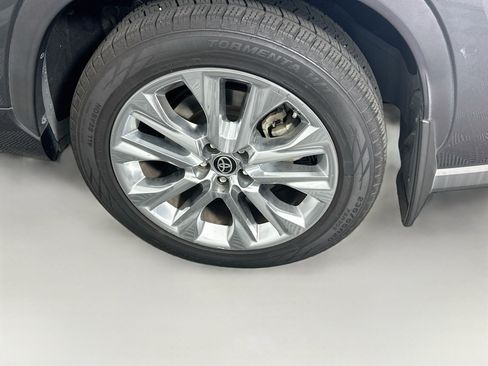 Used 2020 Toyota Highlander Limited AWD/4WD image 11