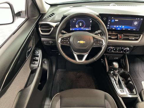 Certified 2025 Chevrolet TrailBlazer LT w/ Convenience Package FWD image 20