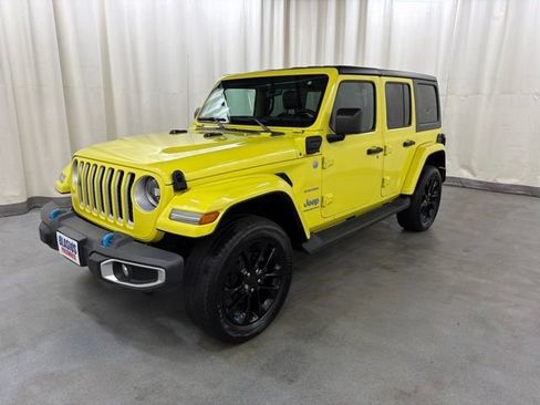 Used 2023 Jeep Wrangler Unlimited Sahara w/ Cold Weather Group AWD/4WD image 2