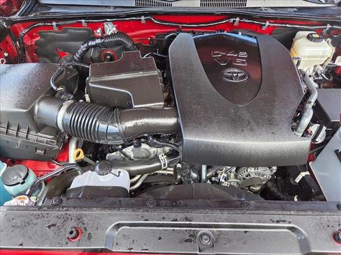 Used 2021 Toyota Tacoma TRD Off-Road w/ Technology Package image 21