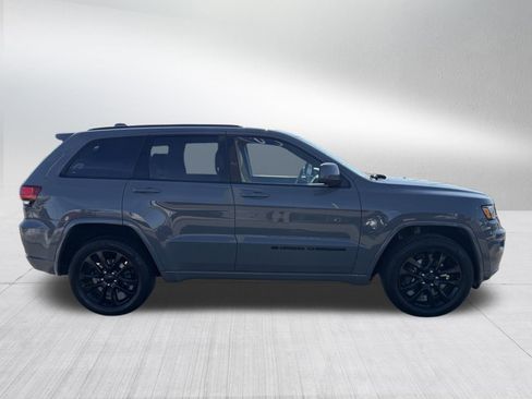 Used 2022 Jeep Grand Cherokee Laredo X image 8