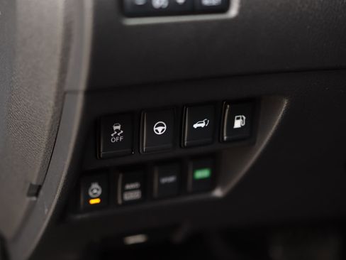 Used 2019 Nissan Rogue SL w/ Premium Package AWD/4WD image 10