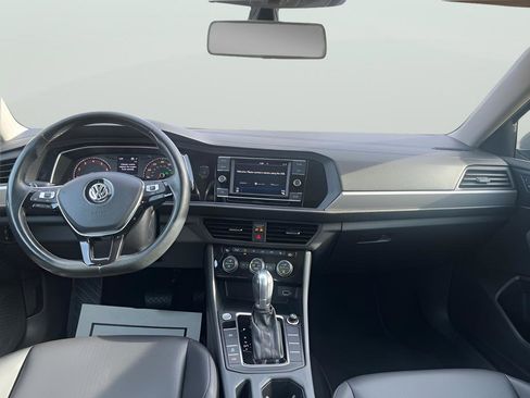 Used 2019 Volkswagen Jetta SE w/ Cold Weather Package image 20