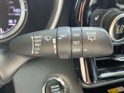 Used 2023 Toyota Highlander XSE AWD/4WD image 27