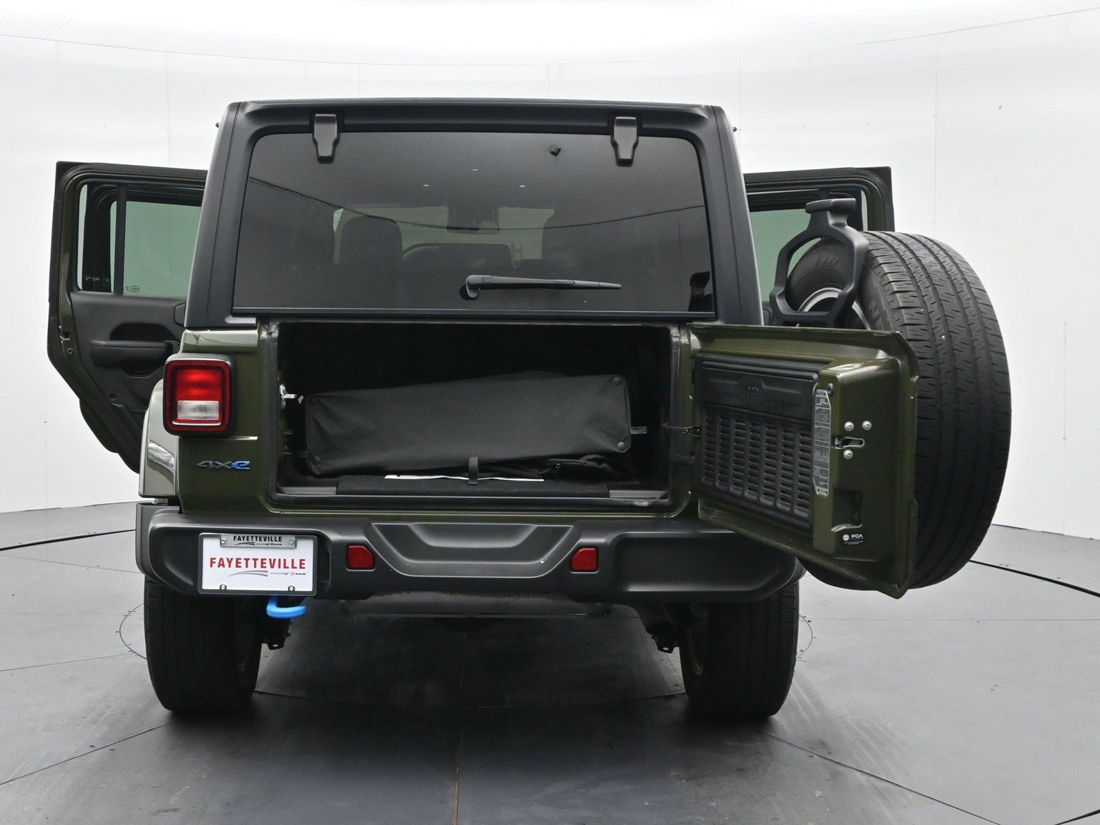 Used 2024 Jeep Wrangler Unlimited w/ Convenience Group AWD/4WD image 36