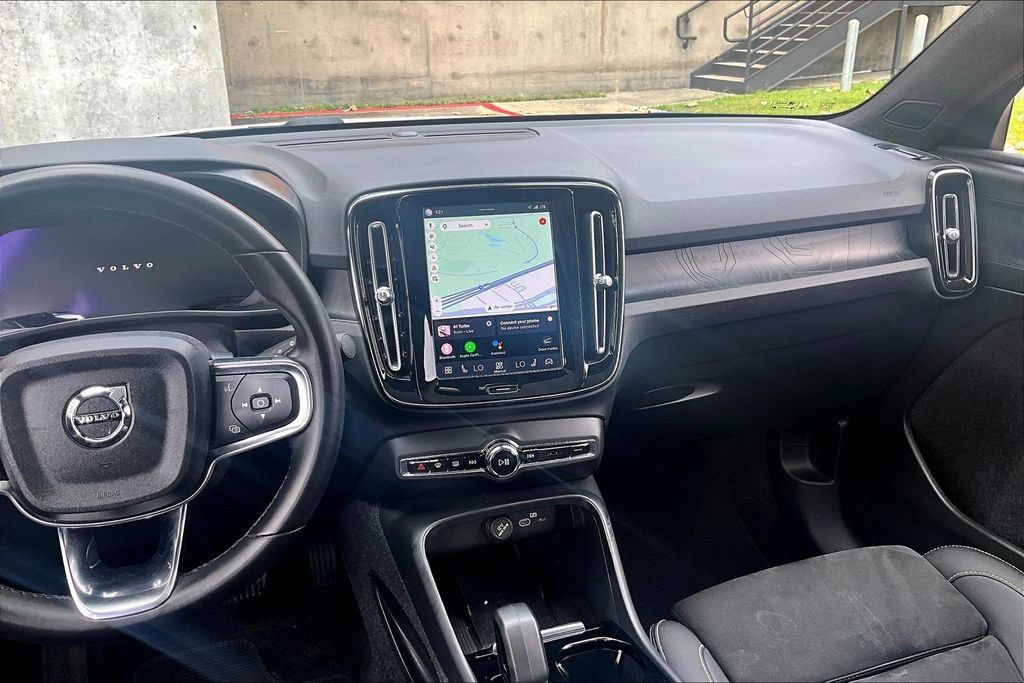 Certified 2023 Volvo C40 P8 Recharge Plus w/ Protection Package Premier AWD/4WD image 8
