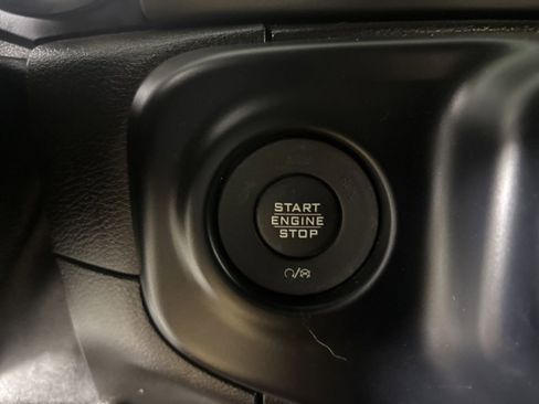 Used 2019 Jeep Wrangler Sport image 14