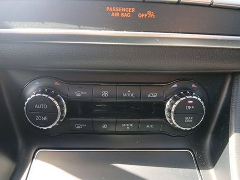 Used 2018 Mercedes-Benz GLA 250 4MATIC image 27