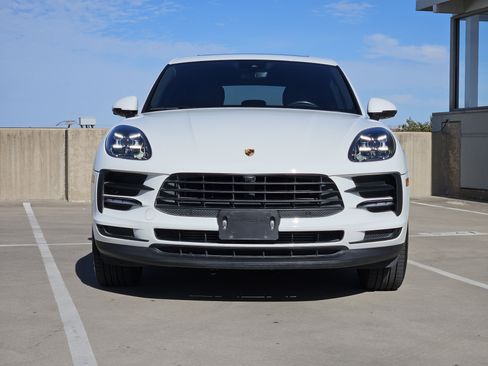 Certified 2021 Porsche Macan image 11