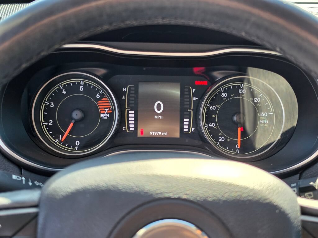 Used 2019 Jeep Cherokee Latitude Plus w/ Cold Weather Group AWD/4WD image 24