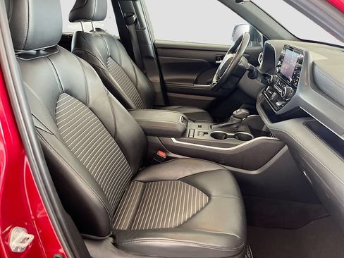 Used 2022 Toyota Highlander XSE FWD image 31