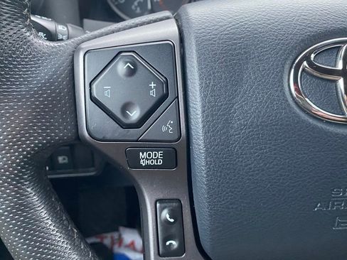 Used 2019 Toyota Tacoma TRD Sport image 26