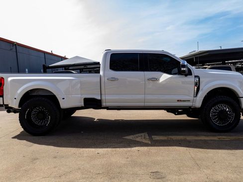 Used 2025 Ford F450 Platinum w/ Platinum Plus Package image 11