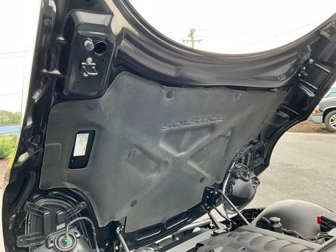 Used 2009 Pontiac Solstice Coupe w/ Premium Package image 28