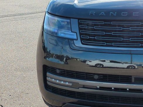 Certified 2024 Land Rover Range Rover SE image 10