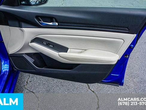 Used 2025 Nissan Altima 2.5 SV FWD image 50