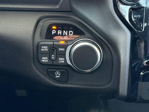 Used 2025 RAM 1500 Big Horn AWD/4WD image 31