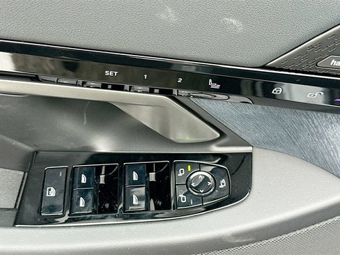 Used 2026 BMW 530i w/ M Sport Package RWD image 18