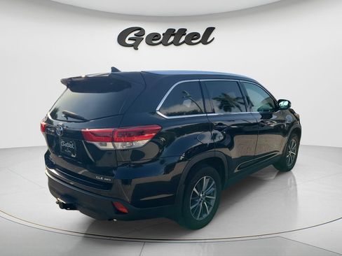 Used 2019 Toyota Highlander XLE AWD/4WD image 5