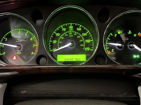 Used 2004 Jaguar XJ8 image 13