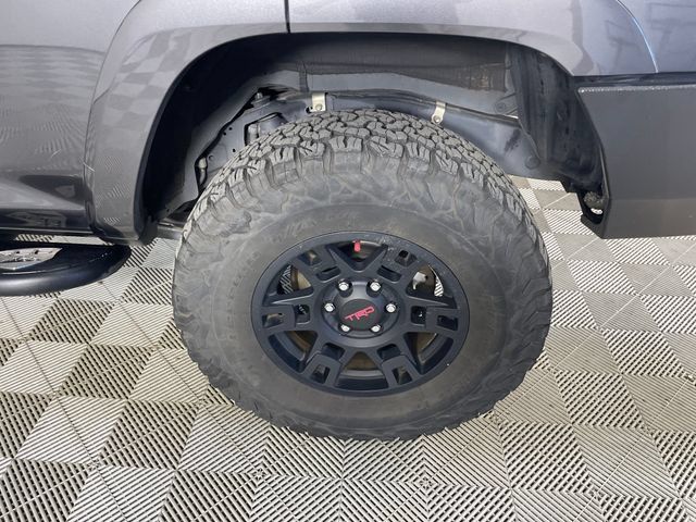 Used 2020 Toyota 4Runner TRD Off-Road Premium AWD/4WD image 22