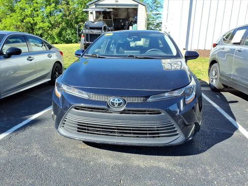 Used 2023 Toyota Corolla LE FWD image 6
