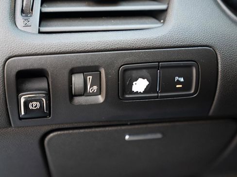 Used 2015 Chevrolet Impala LT w/ Convenience Package image 20