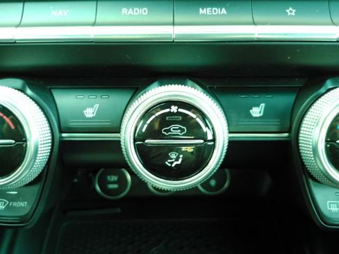 Used 2022 Genesis G70 2.0T w/ Prestige Package image 47