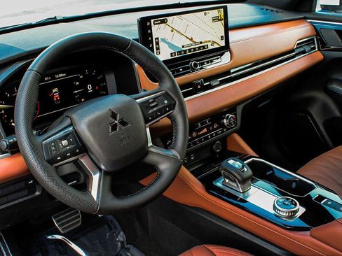 New 2025 Mitsubishi Outlander SEL AWD/4WD image 16