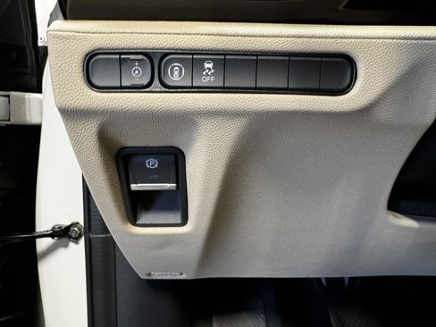 Certified 2025 Acura MDX SH-AWD image 17