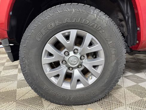 Used 2019 Toyota Tacoma SR5 image 14