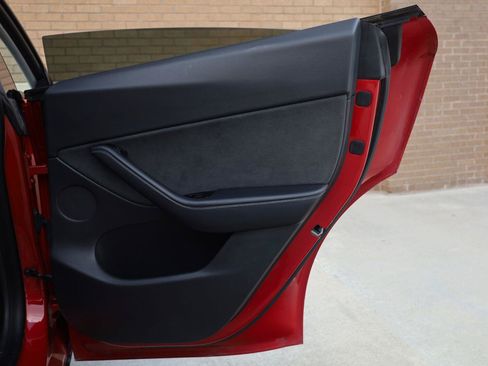 Used 2021 Tesla Model Y 2WD image 22