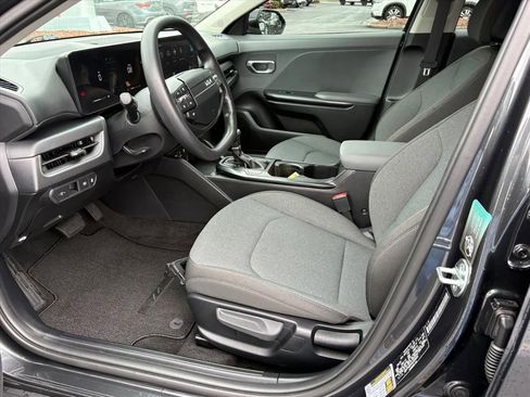 Used 2025 Kia K4 LXS image 14