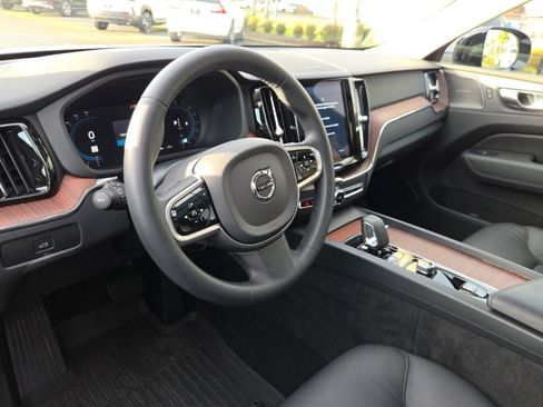 Certified 2023 Volvo XC60 B5 Plus w/ Climate Package image 7