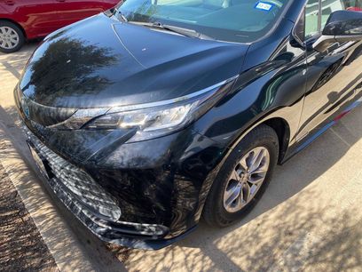 Used 2021 Toyota Sienna LE