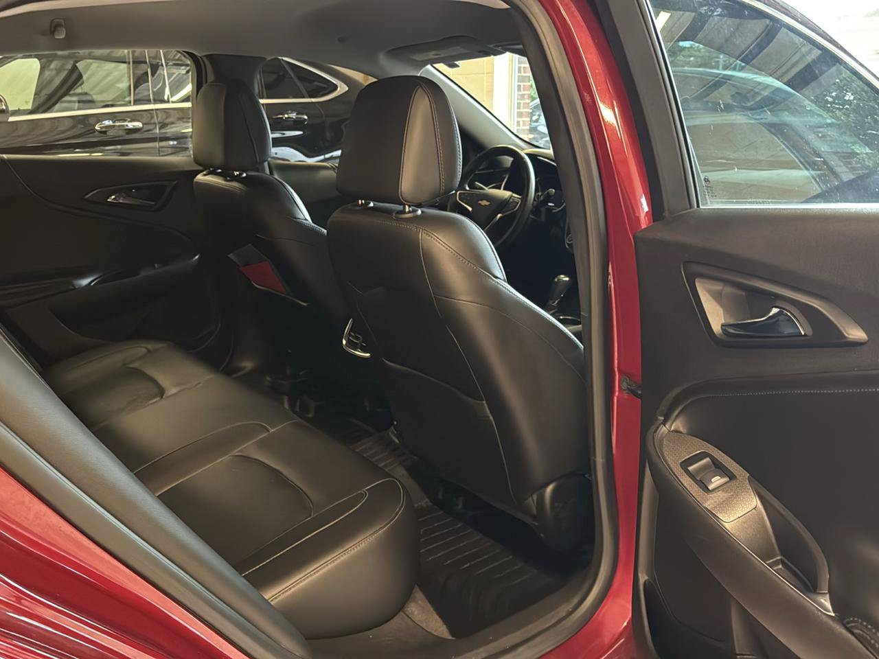 Used 2017 Chevrolet Malibu LT w/ Leather Package FWD image 24