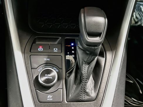 Used 2023 Toyota RAV4 AWD Hybrid image 12