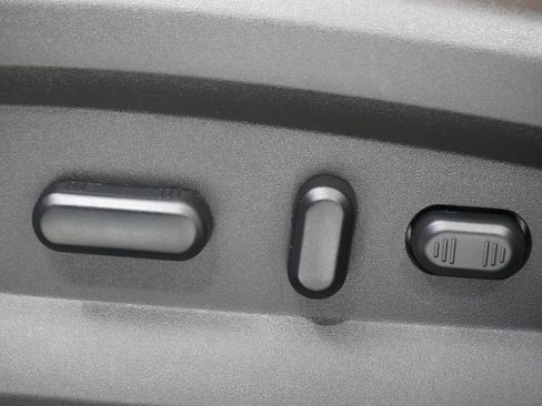 Used 2013 Lincoln MKX FWD image 14